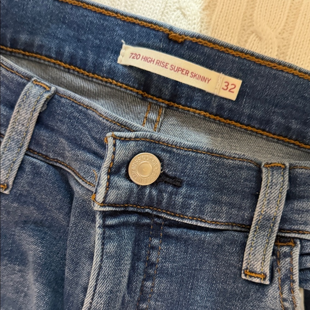Levi’s 720 High Rise Super Skinny Blue Jeans